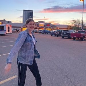 Meet your Posher, Makayla
